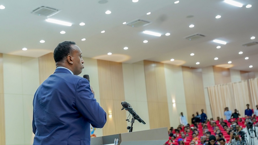 Gudoomiyaha Doorashooyinka oo shaqo joojin ku sameeyay Cabdifitaax Cabdullaahi Maxamed.jpg